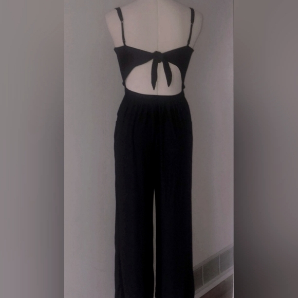Hollister Floral Embroidered Black Jumpsuit Open Tie Back Elastic Waist Size S - Picture 13 of 14